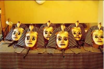 ../Images/larven_tut-ench-amun_fuer_salon_waggis_2002.jpg